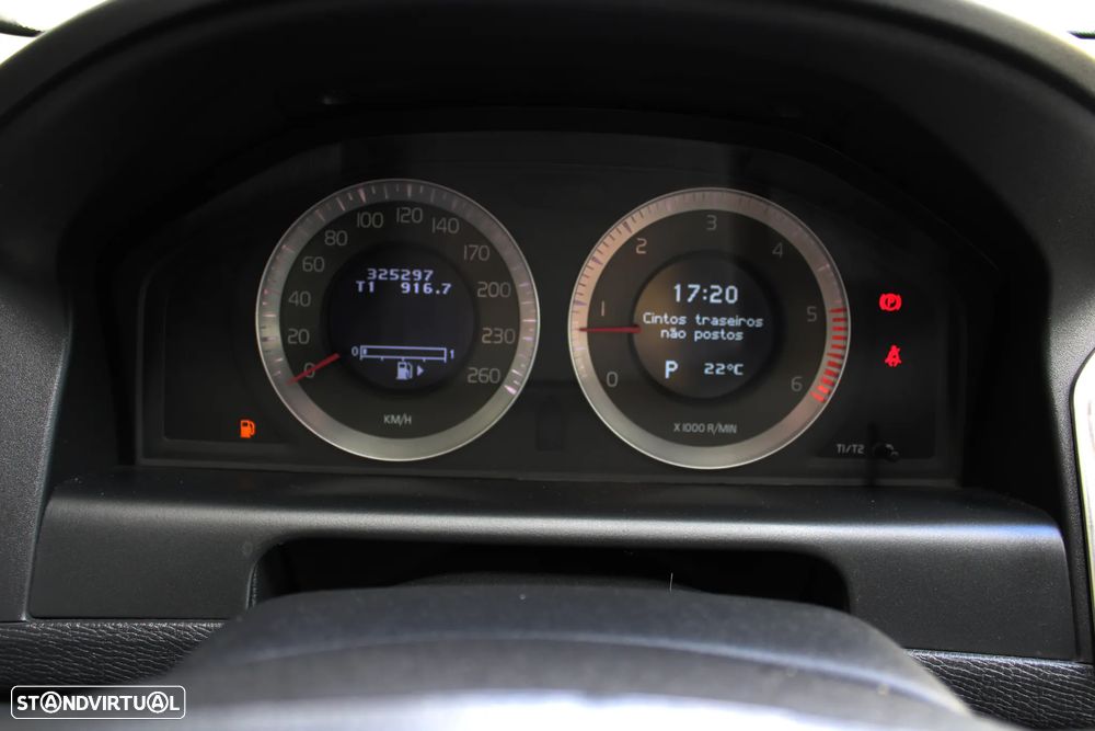 Volvo XC 60 D5 Momentum Geartronic - 35