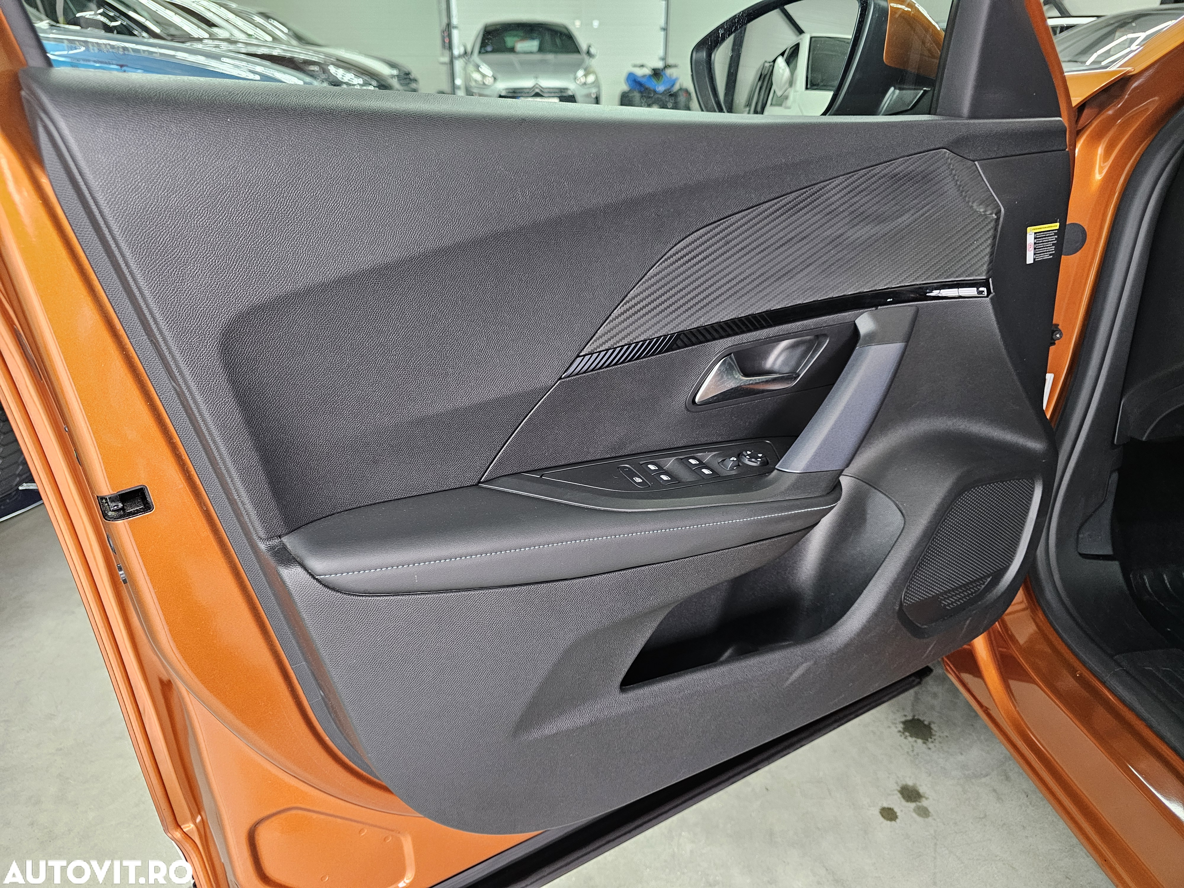 Peugeot 2008 PureTech 130 EAT8 Allure - 15