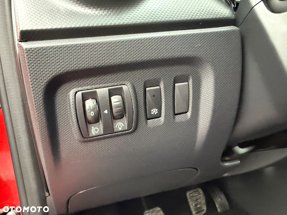 Renault Captur 0.9 Energy TCe Helly Hansen - 32