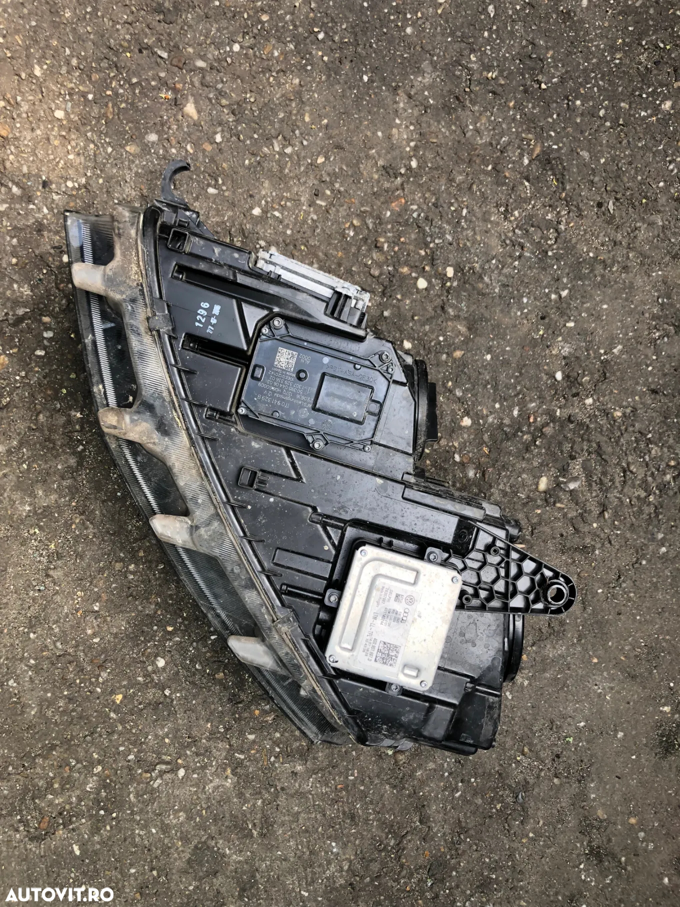Far dreapta Skoda Octavia 3 xenon led 2016 - 11