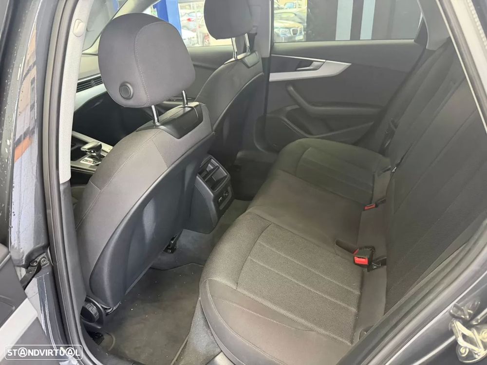 Audi A4 Avant 30 TDI Advanced S tronic - 4