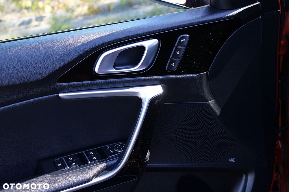 Kia ProCeed - 25