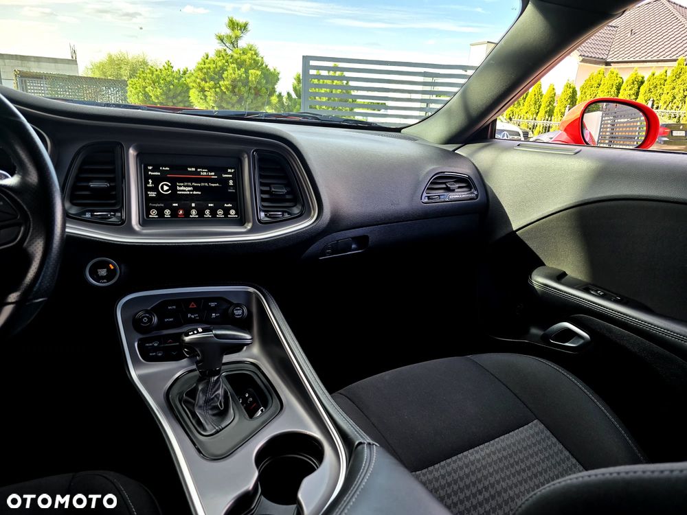 Dodge Challenger - 40