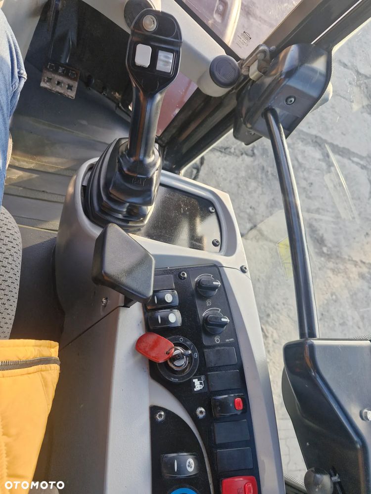 Caterpillar 908H2 - 10