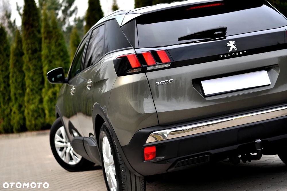 Peugeot 3008 1.2 PureTech Allure S&S - 9