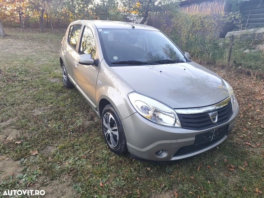 Dacia Sandero 2012 photo 2