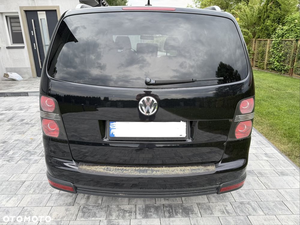 Volkswagen Touran - 4
