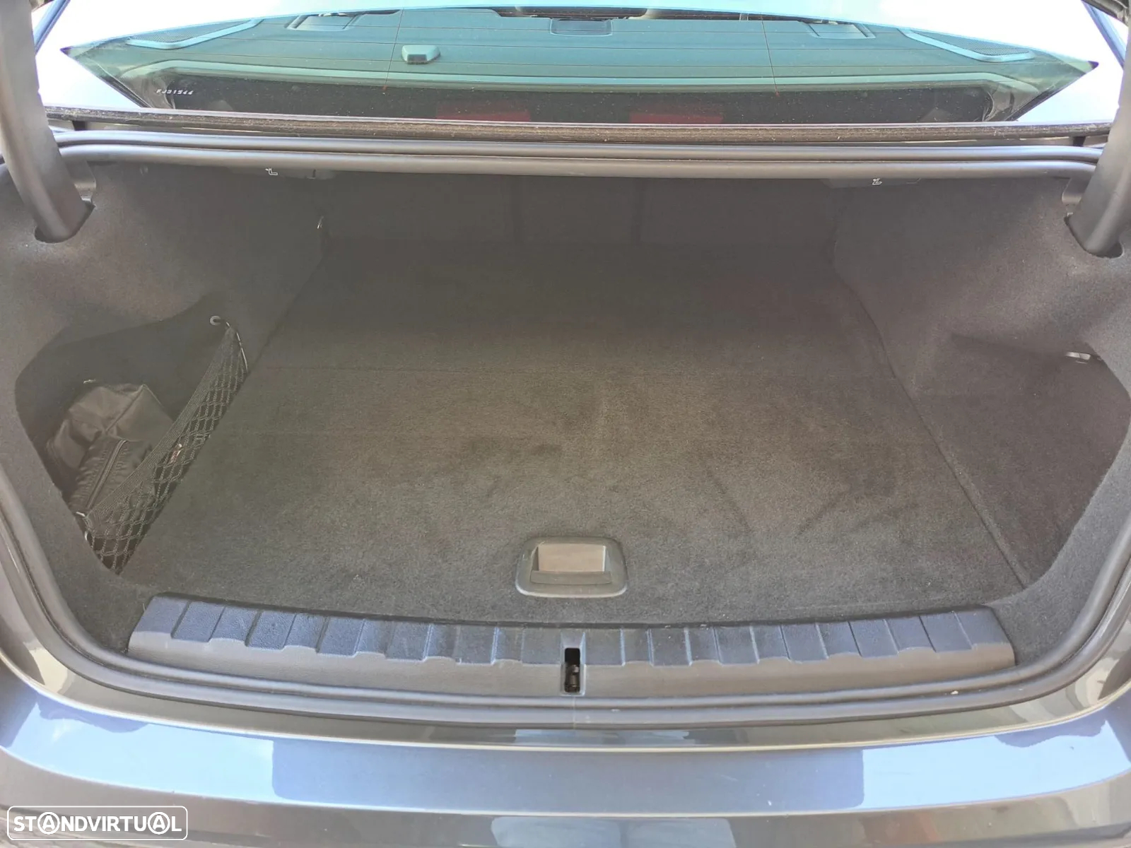 BMW 330 e Line Luxury Auto - 36