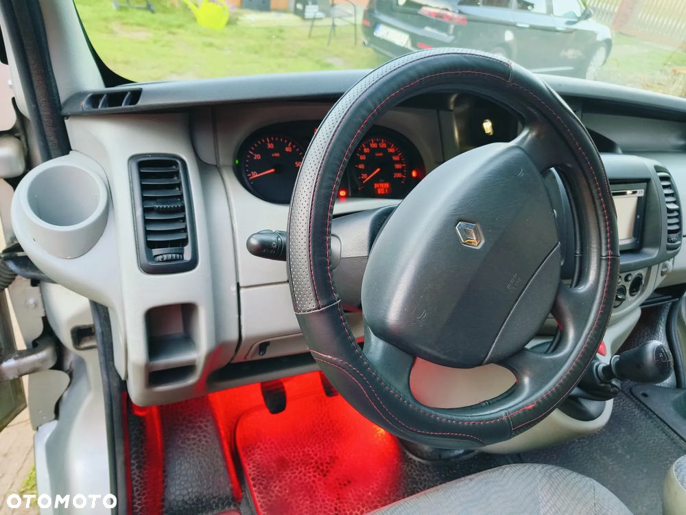 Renault Trafic - 15