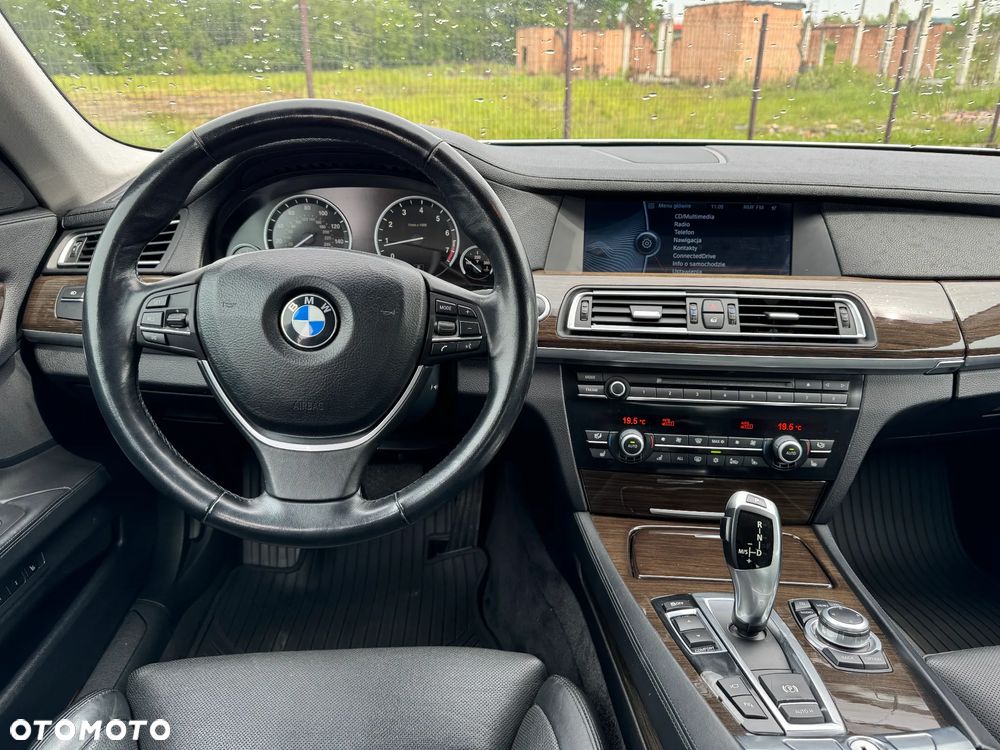 BMW Seria 7 750Li - 14