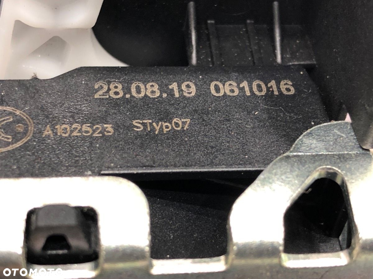 ZAMEK KLAPY TYŁ - 121.00 PLN - VW T-CROSS (C11) 2018 - 2022 1.0 TSi 85 kW [116 KM] benzyna 2018 - - 5