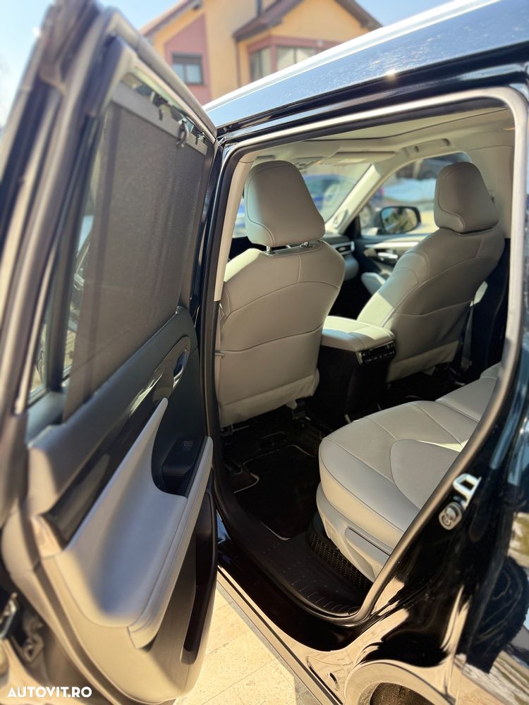 Toyota Highlander 2.5 L Dynamic Force 248CP Luxury Metallic - 18