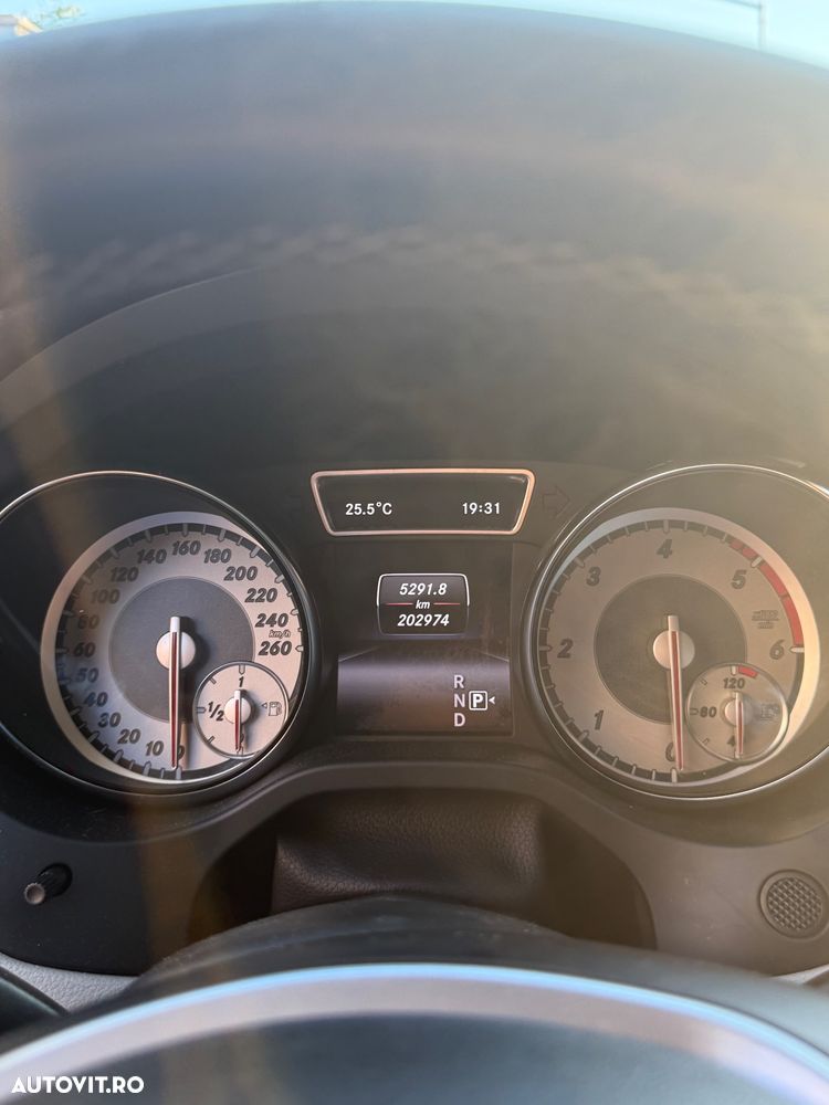 Mercedes-Benz CLA 200 - 10