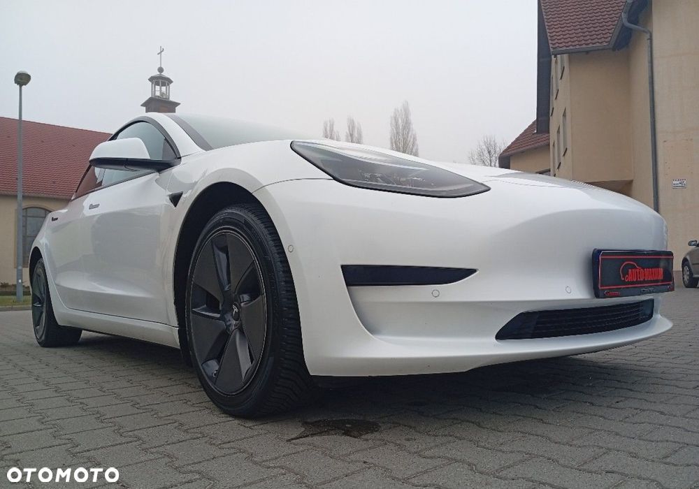 Tesla Model 3 - 6