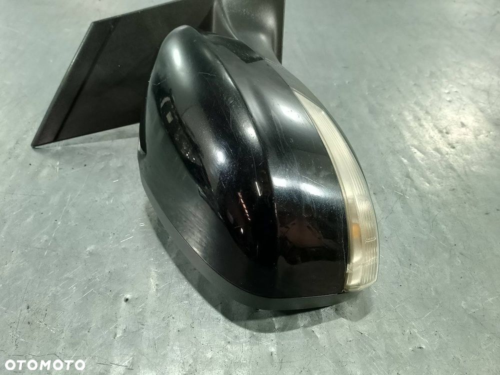 LUSTERKO PRAWE FORD FOCUS II FL - 2