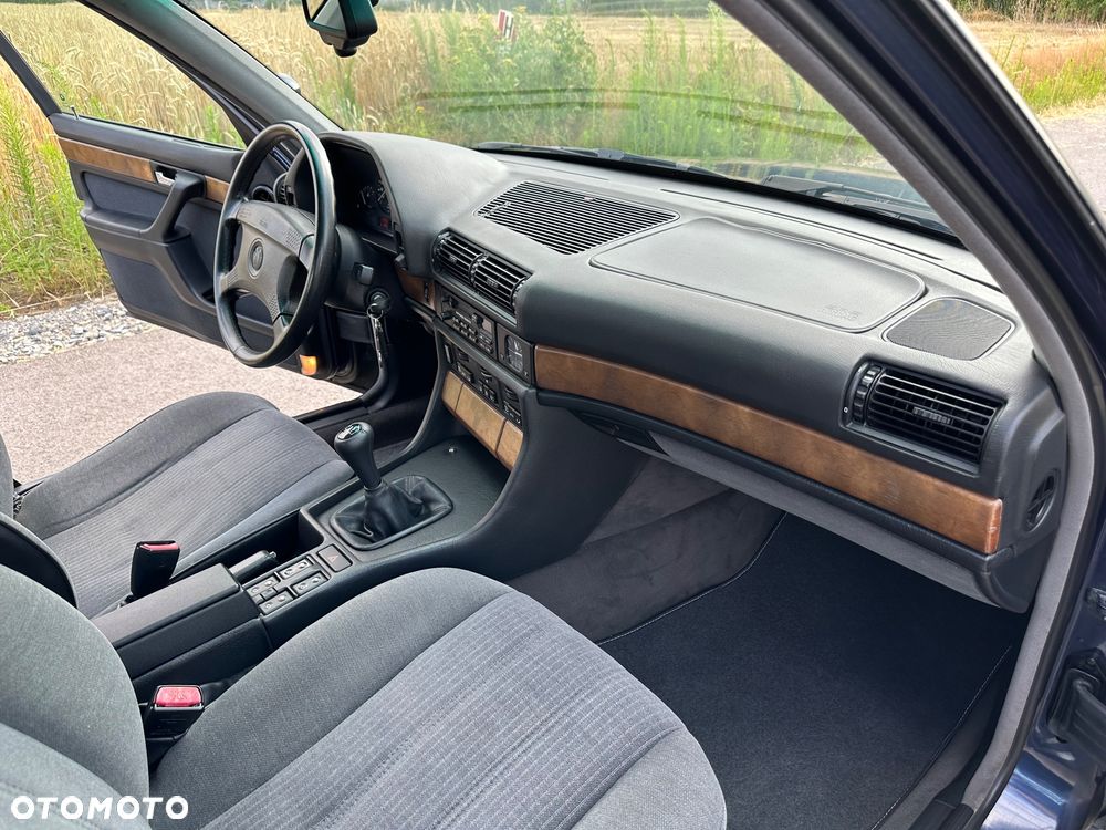 BMW Seria 7 730i - 25