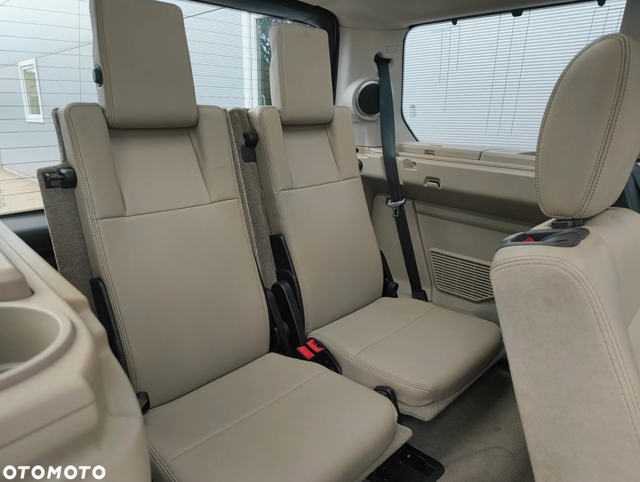 Land Rover Discovery IV 3.0 V6 SC HSE - 16