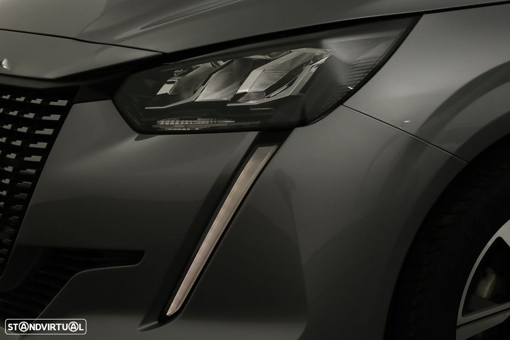 Peugeot 208 1.2 PureTech Allure EAT8 - 5