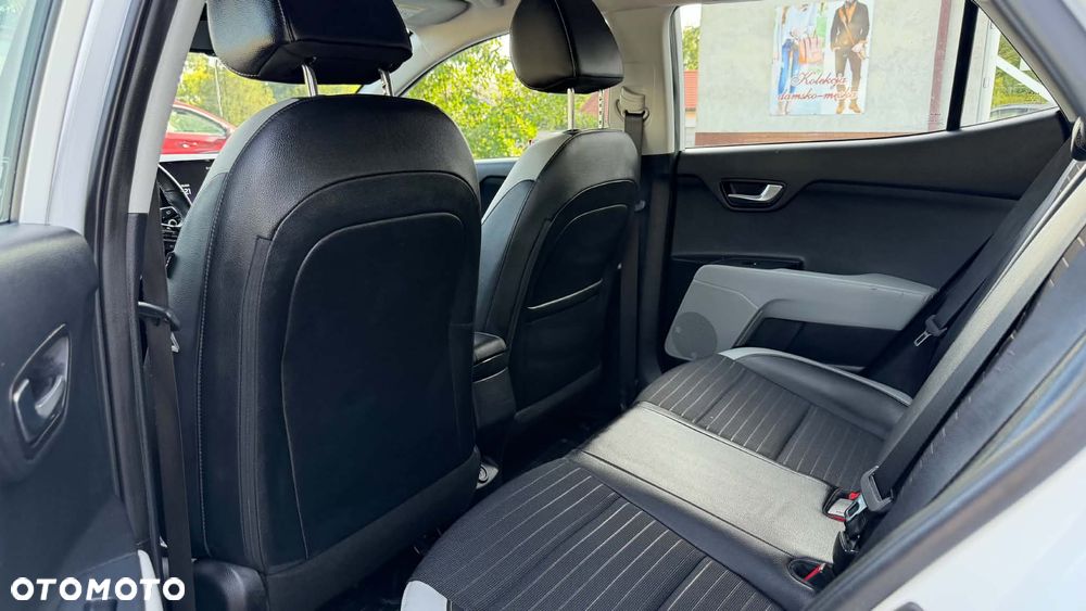 Kia Stonic 1.0 T-GDI Business Line DCT - 26