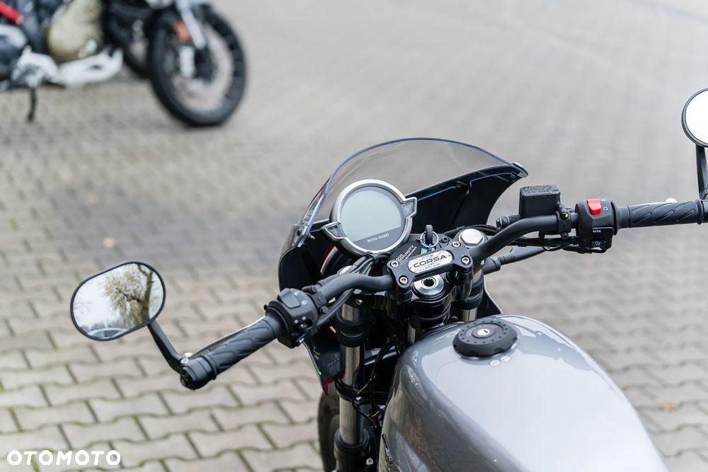 Moto Guzzi V7 - 7