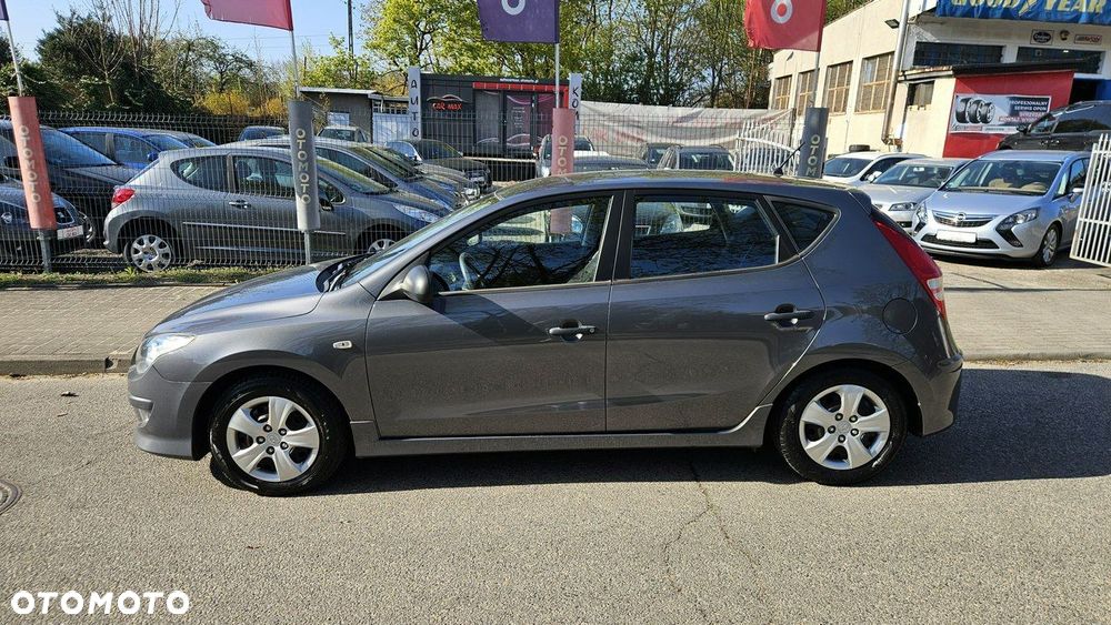 Hyundai i30 1.6 CRDi FIFA WM Edition - 14