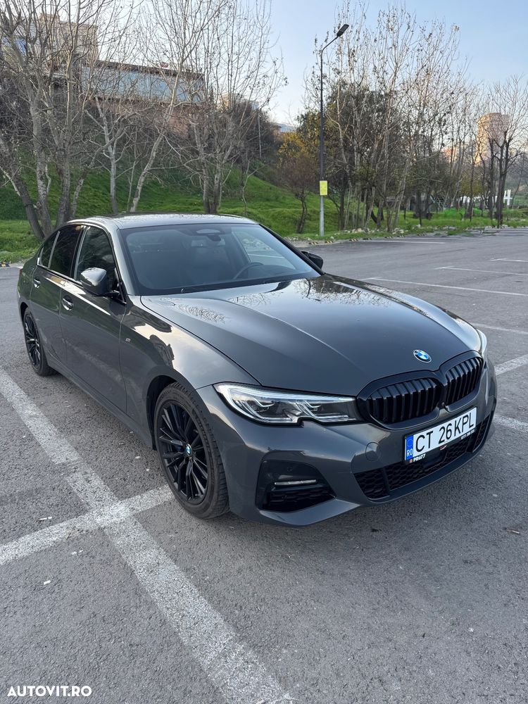 BMW Seria 3 330i xDrive AT - 1