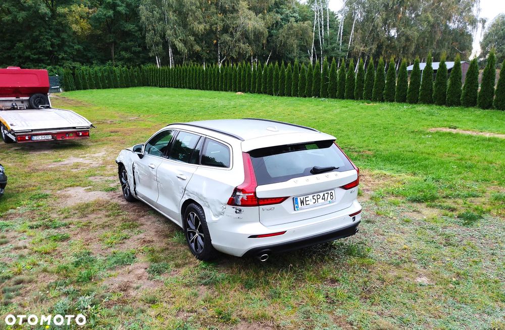 Volvo V60 2022 photo 4
