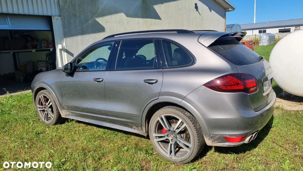 Porsche Cayenne Turbo - 5