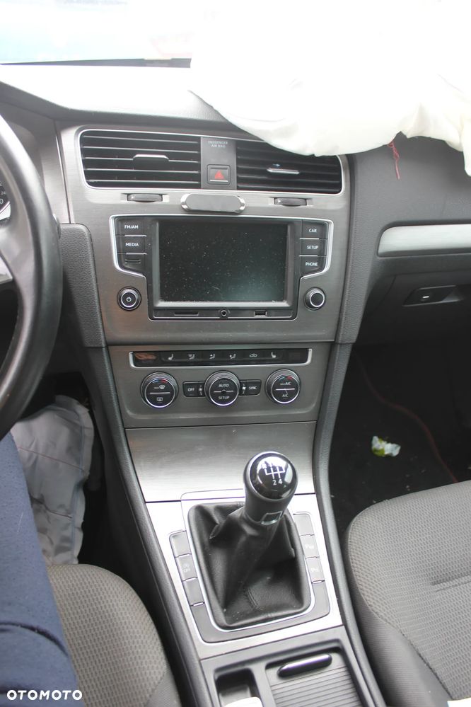 Volkswagen Golf - 12