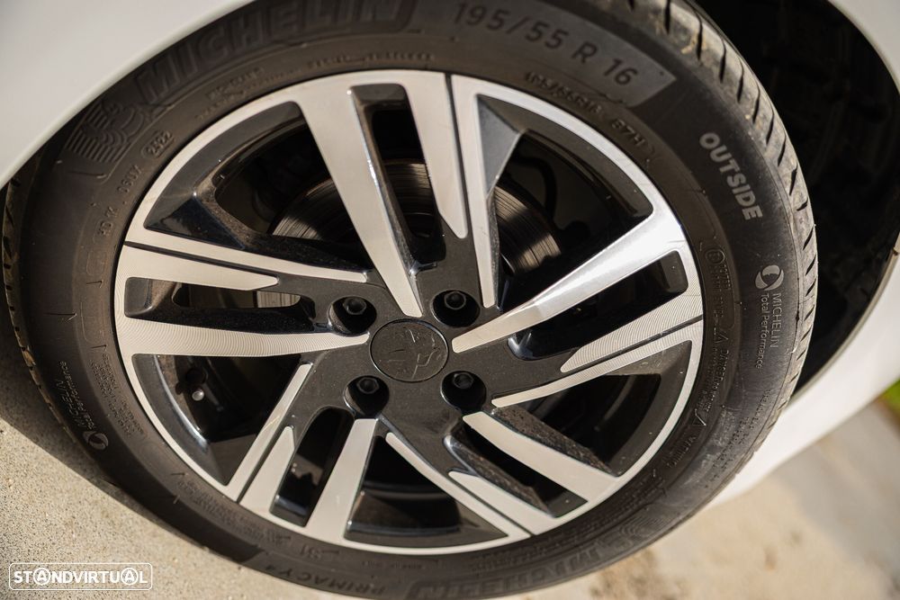 Peugeot 208 PureTech 75 Active - 12