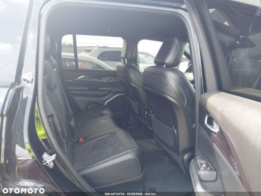 Jeep Grand Cherokee - 13