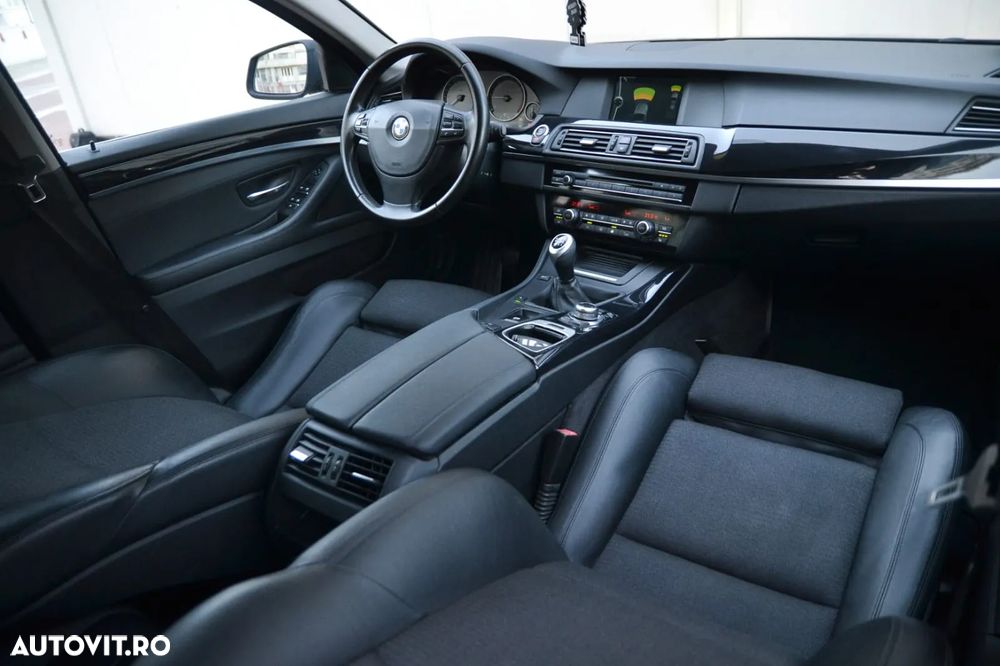 BMW Seria 5 520d Touring - 11