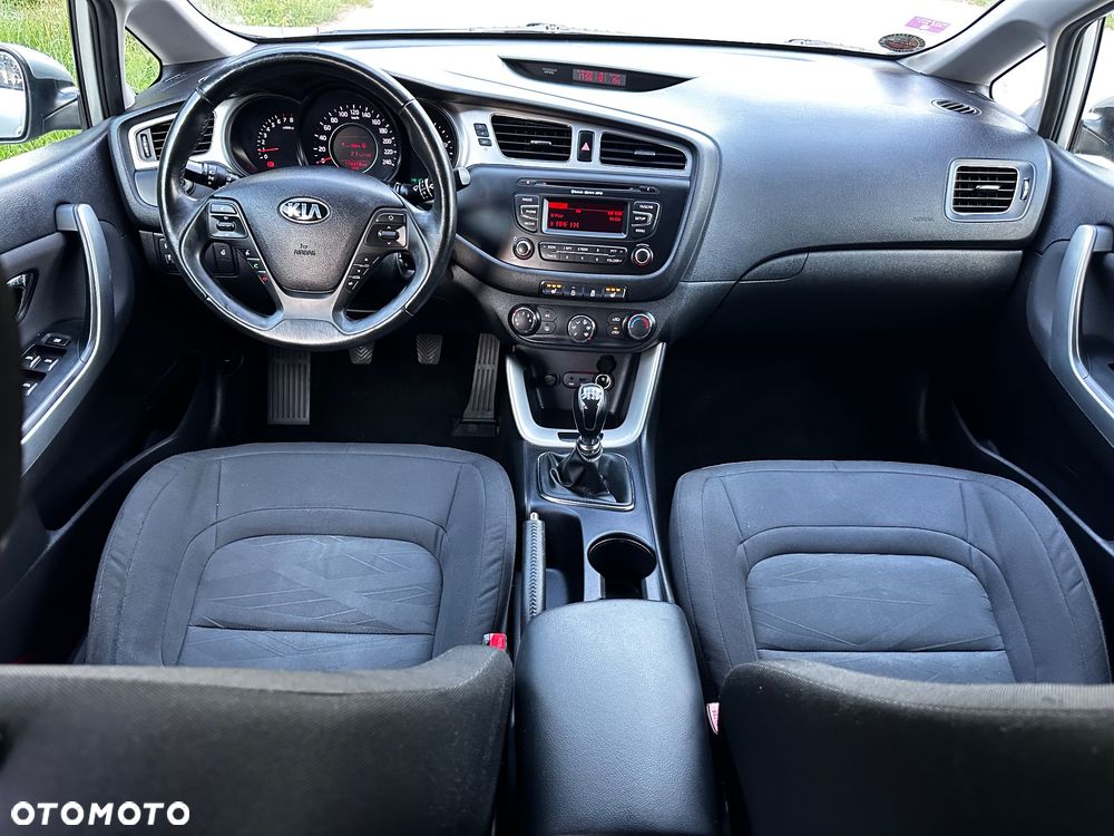 Kia Ceed 1.6 GDI Fifa World Cup Edition - 31