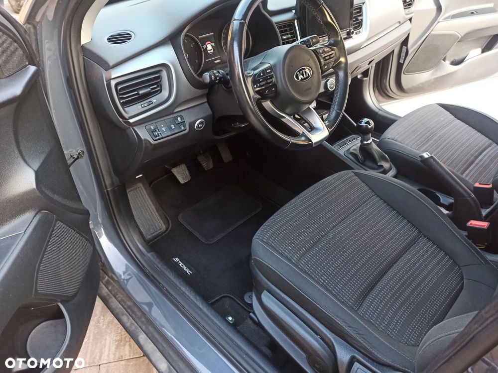 Kia Stonic 1.2 Edition 7 - 10