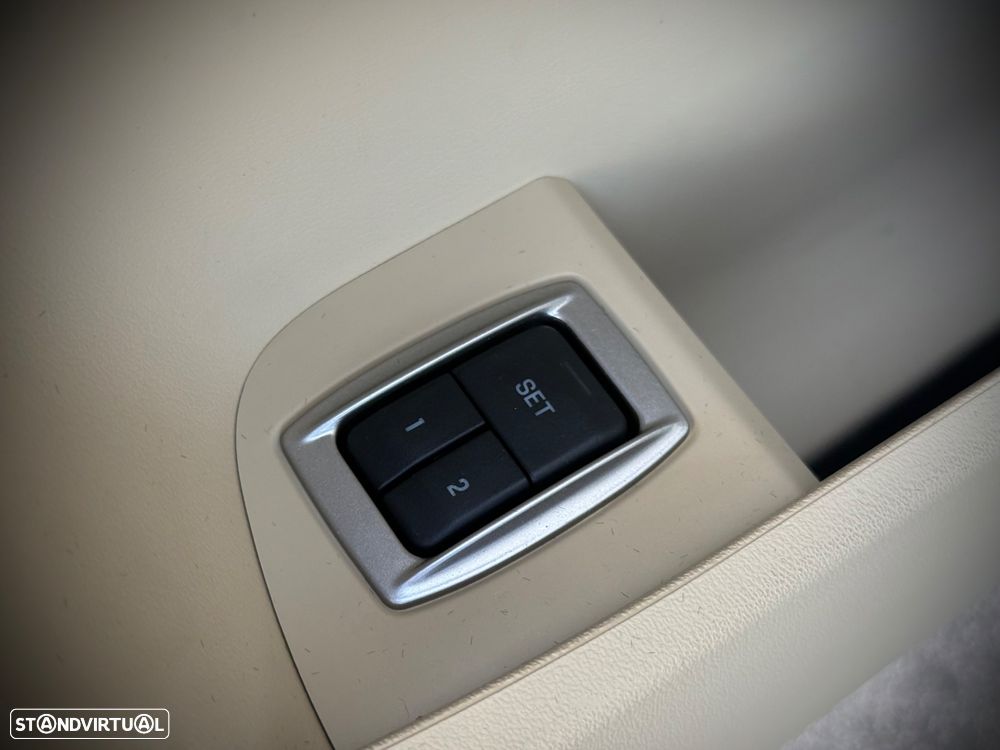 Jaguar XF 2.2 D Premium Luxury - 26