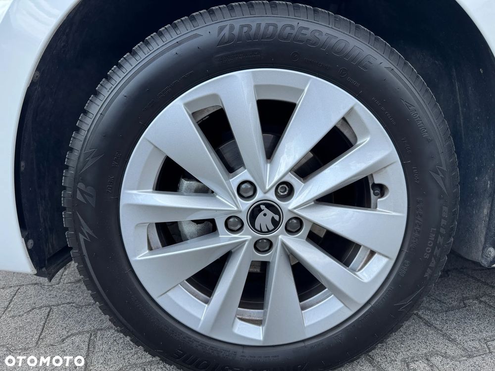 Skoda Scala 1.0 TSI Essence - 10