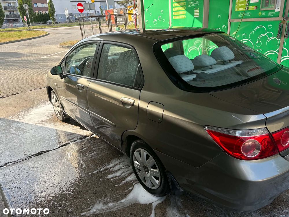 Honda City 1.4 Comfort - 14