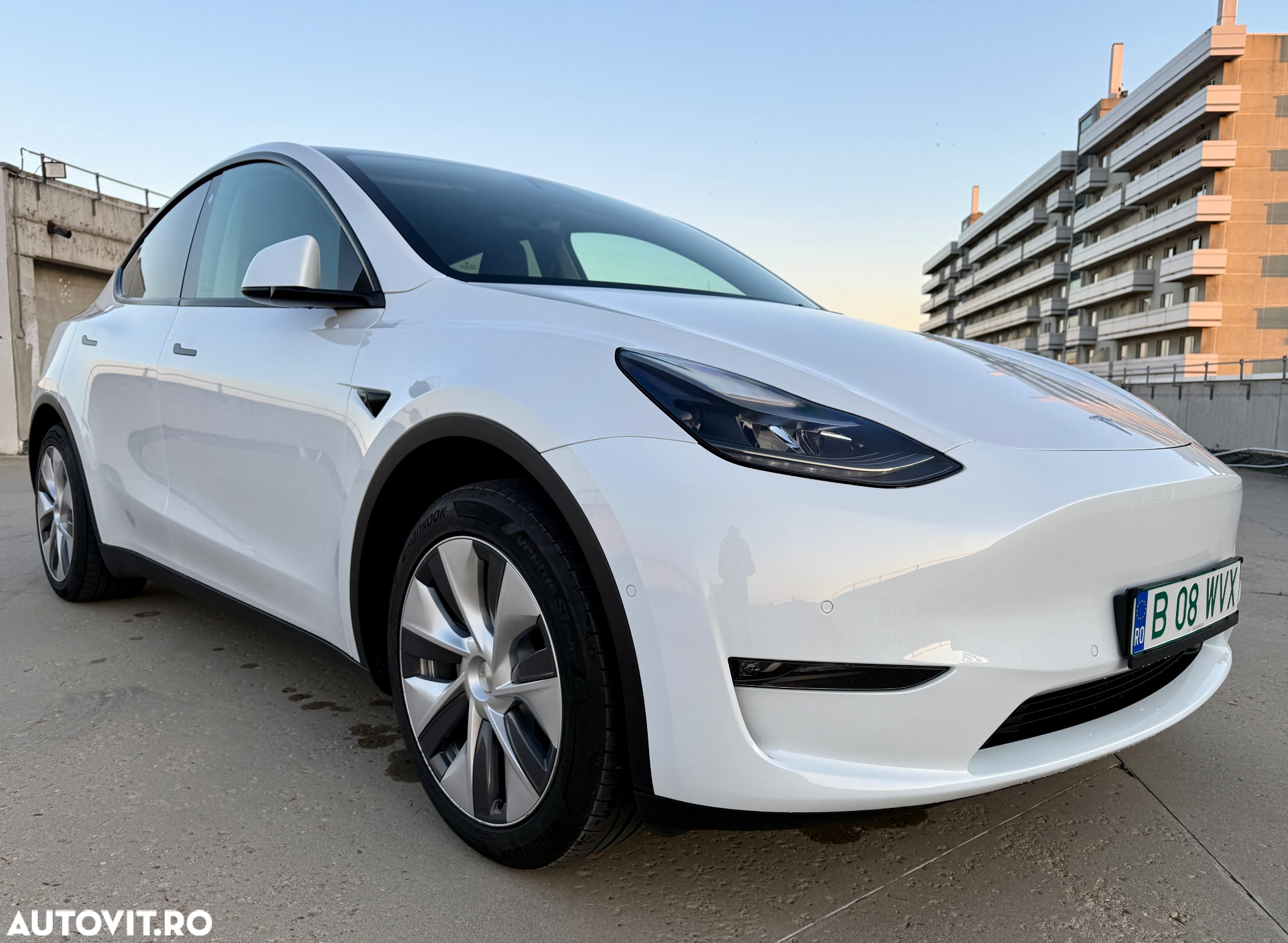 Tesla Model Y Long Range Dual Motor AWD - 7