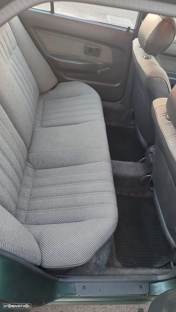 Toyota Corolla Sedan 1.3 Silver Line - 12