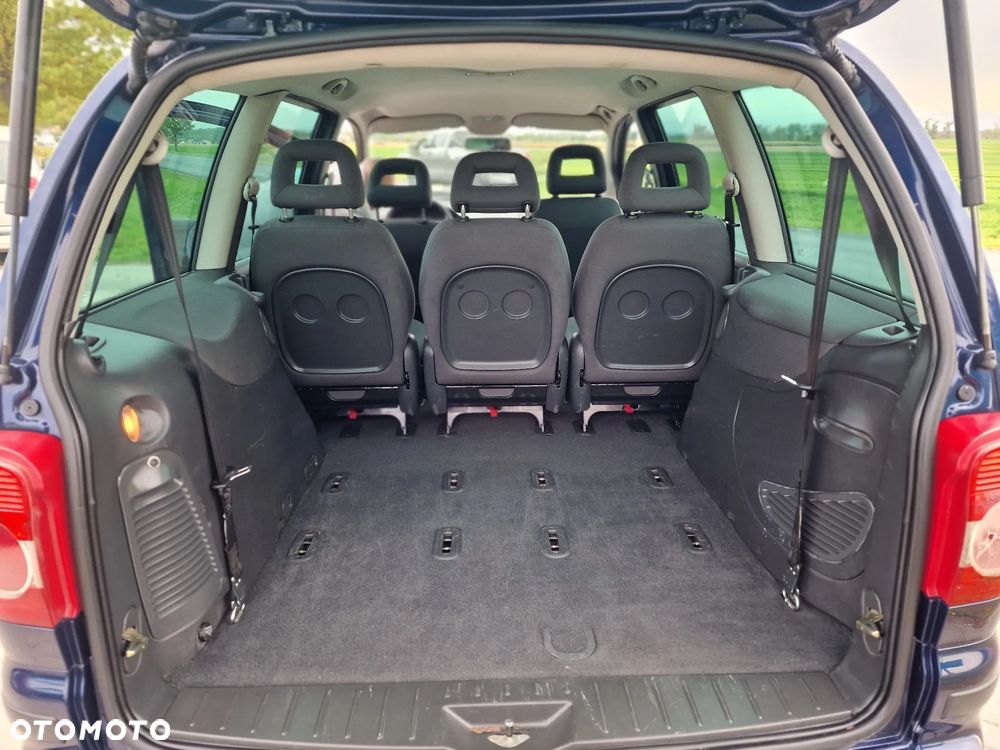 Volkswagen Sharan 1.9 TDI Comfortline - 22