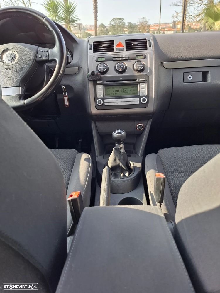 VW Touran 2.0 TDI Highline 7L - 13