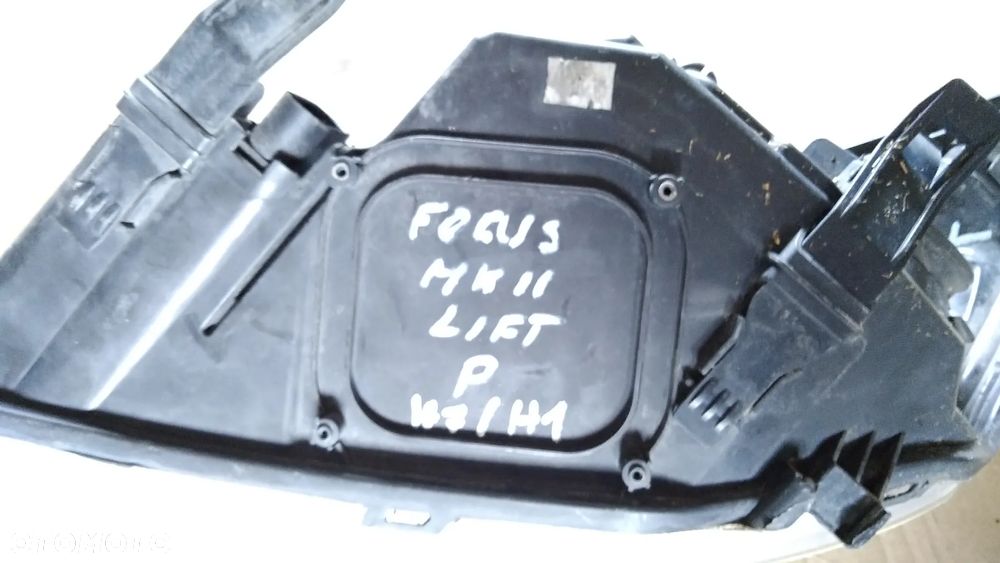 FORD FOCUS MK II LAMPA PRAWA REFLEKTOR - 3