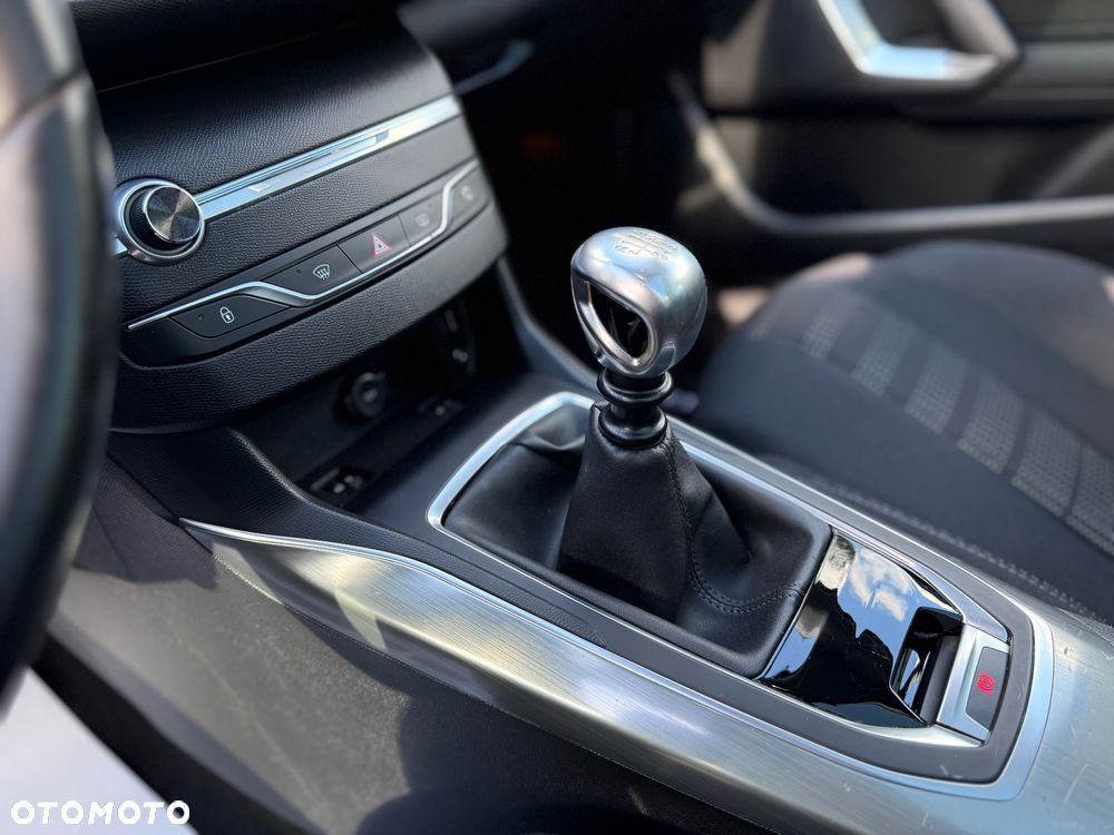 Peugeot 308 1.6 BlueHDi Allure S&S - 9