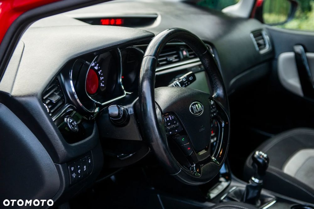 Kia Ceed 1.4 CVVT Dream Team Edition - 20