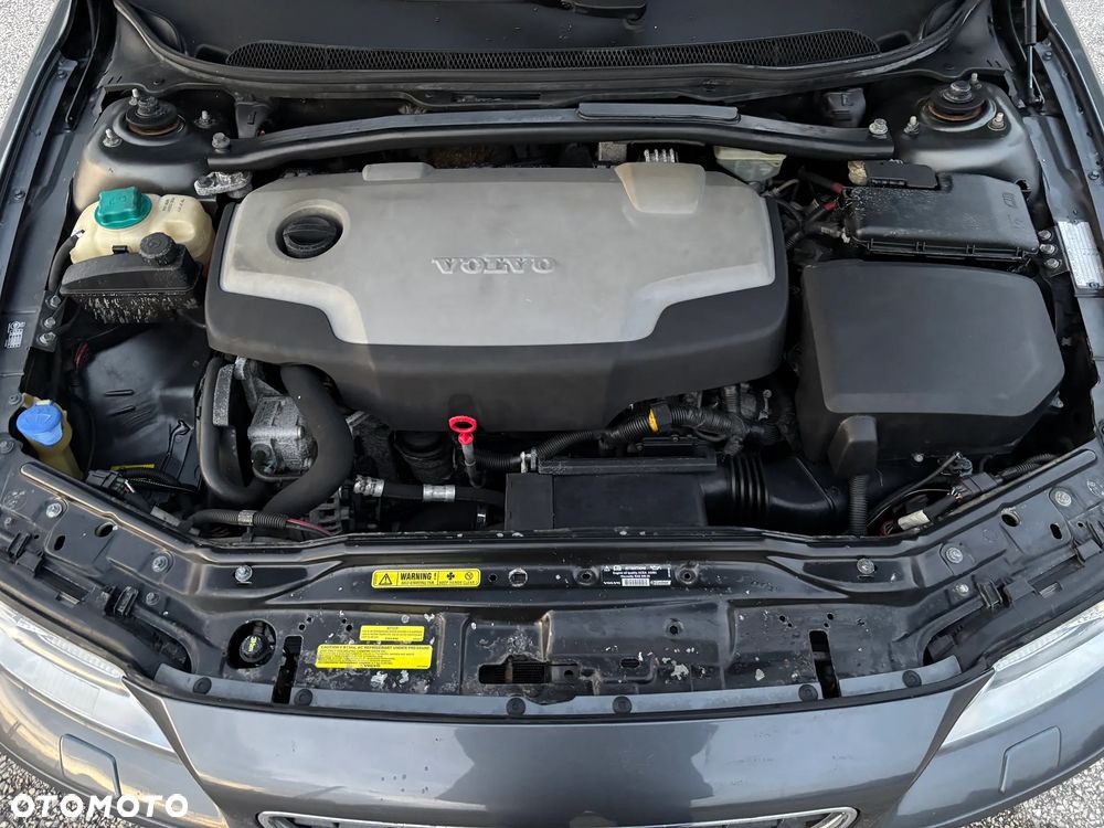 Volvo S60 2.4D Momentum - 33