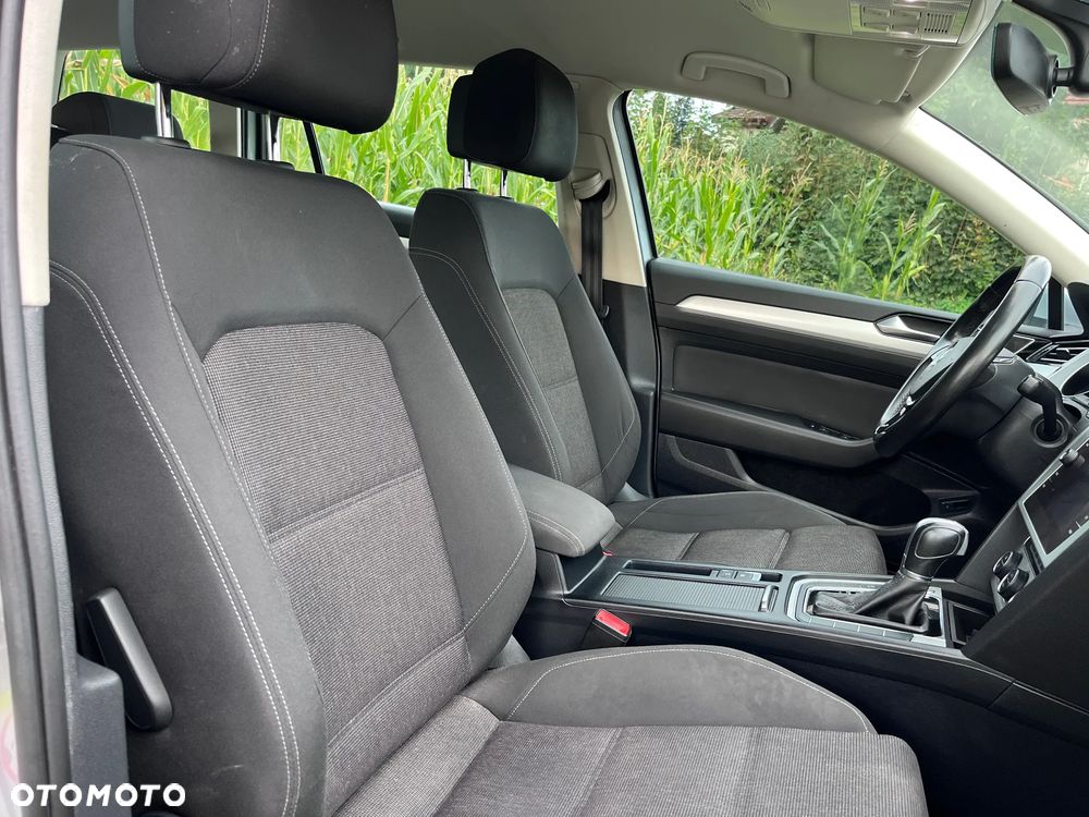Volkswagen Passat Variant - 25
