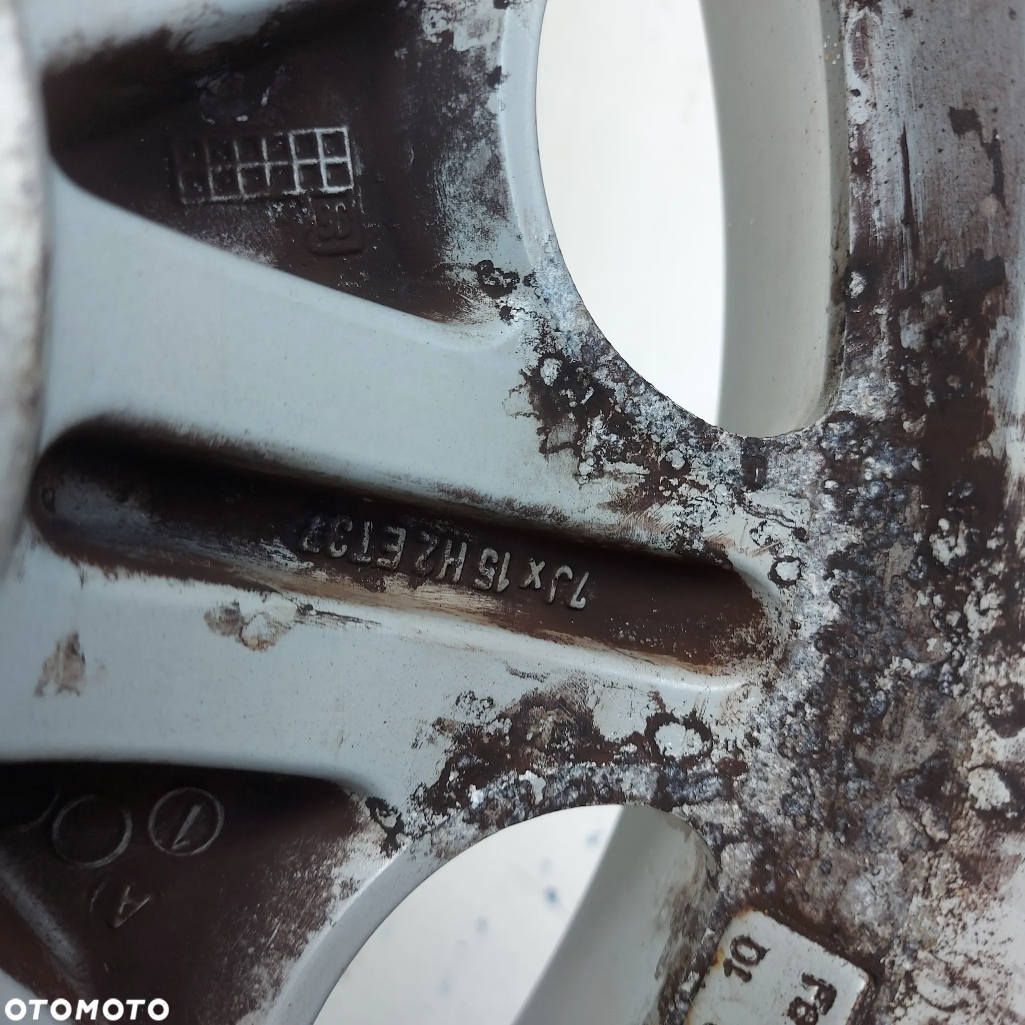KOLA FELGI 15 KOMPLET CALOROCZNE MERCEDES E W210 ORYGINAL DEMONTAZ 2104010002 7JX15 ET 37 - 17