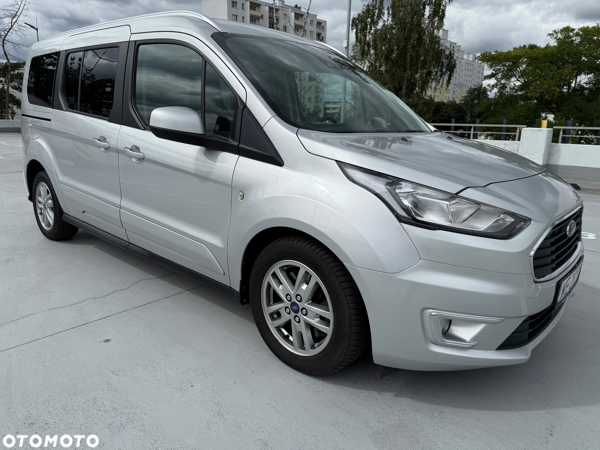 Ford Tourneo Connect Grand - 12