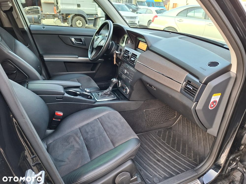 Mercedes-Benz GLK 220 CDI DPF 4Matic BlueEFFICIENCY 7G-TRONIC - 24