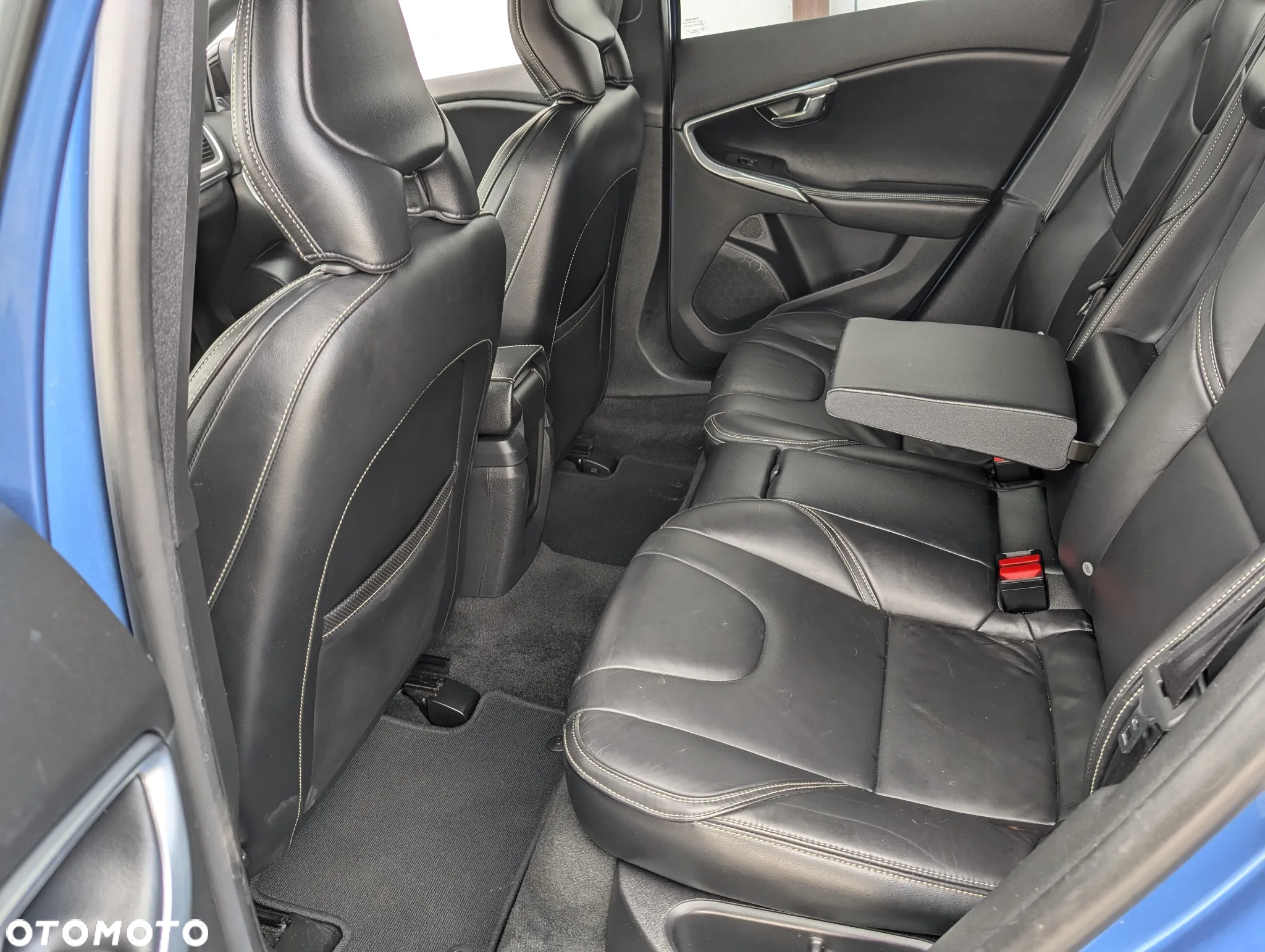 Volvo V40 D3 Geartronic RDesign - 20